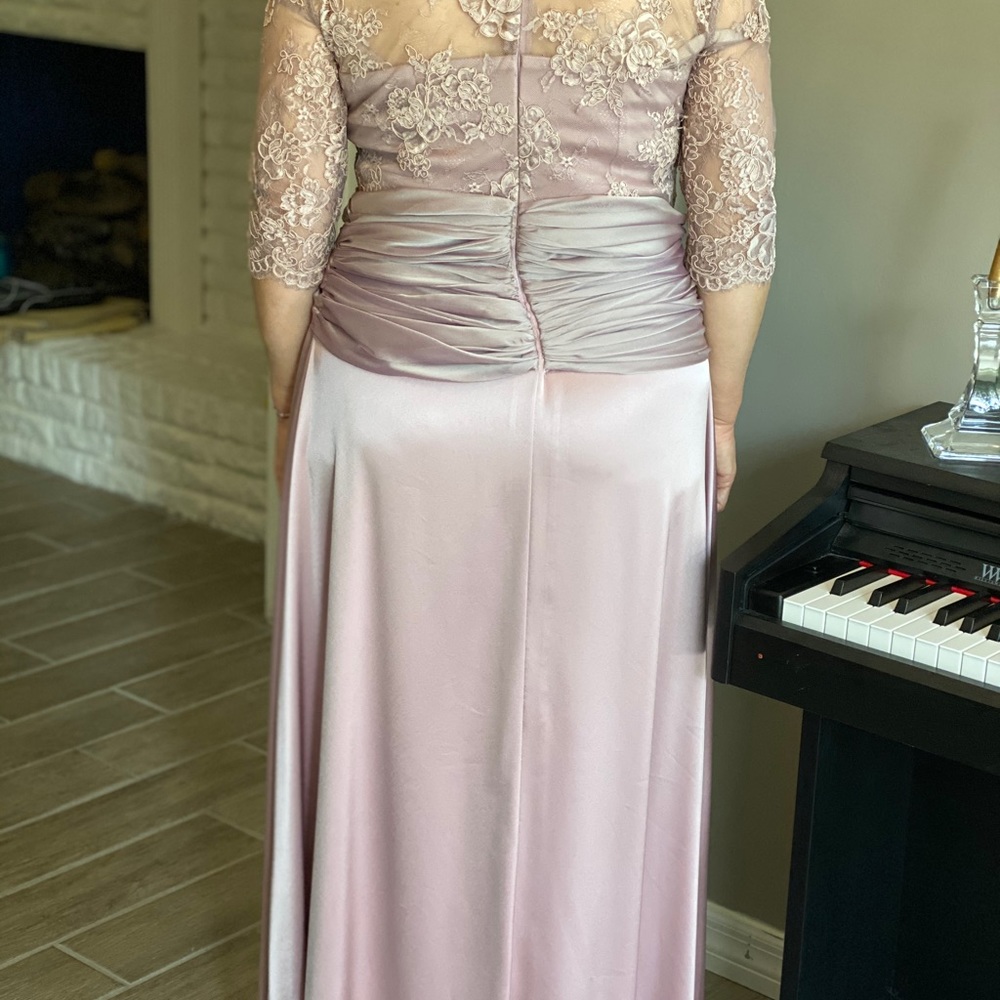 Custom made evening dress - Picture 3 of 6